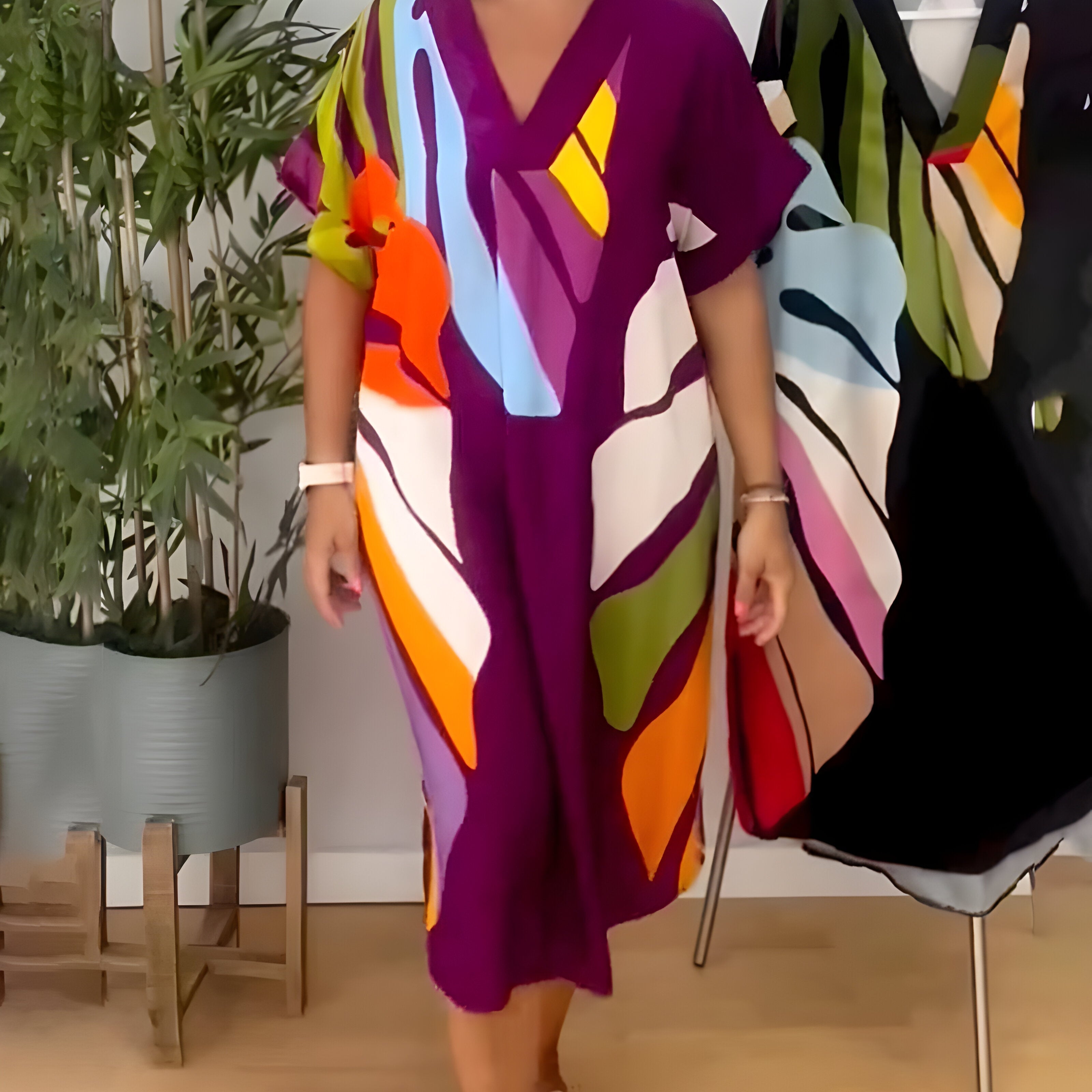 Tuva™ | Ibiza-inspirerad sommarklänning med bladmotiv