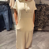 Ebba™ | Ledig klänning med huva och feminin passform