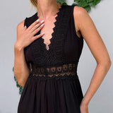 Aurélie™ | Elegant sommarklänning i spets med V-ringning