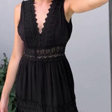 Aurélie™ | Elegant sommarklänning i spets med V-ringning